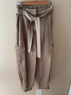 EXPRESS High Waisted Satin Cargo Jogger Pant pewter neutral brown size 2 NWT